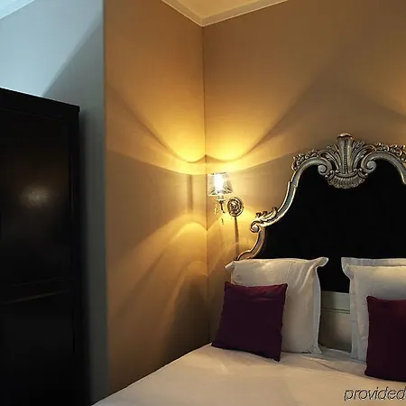 Annexe Hotel Paříž
